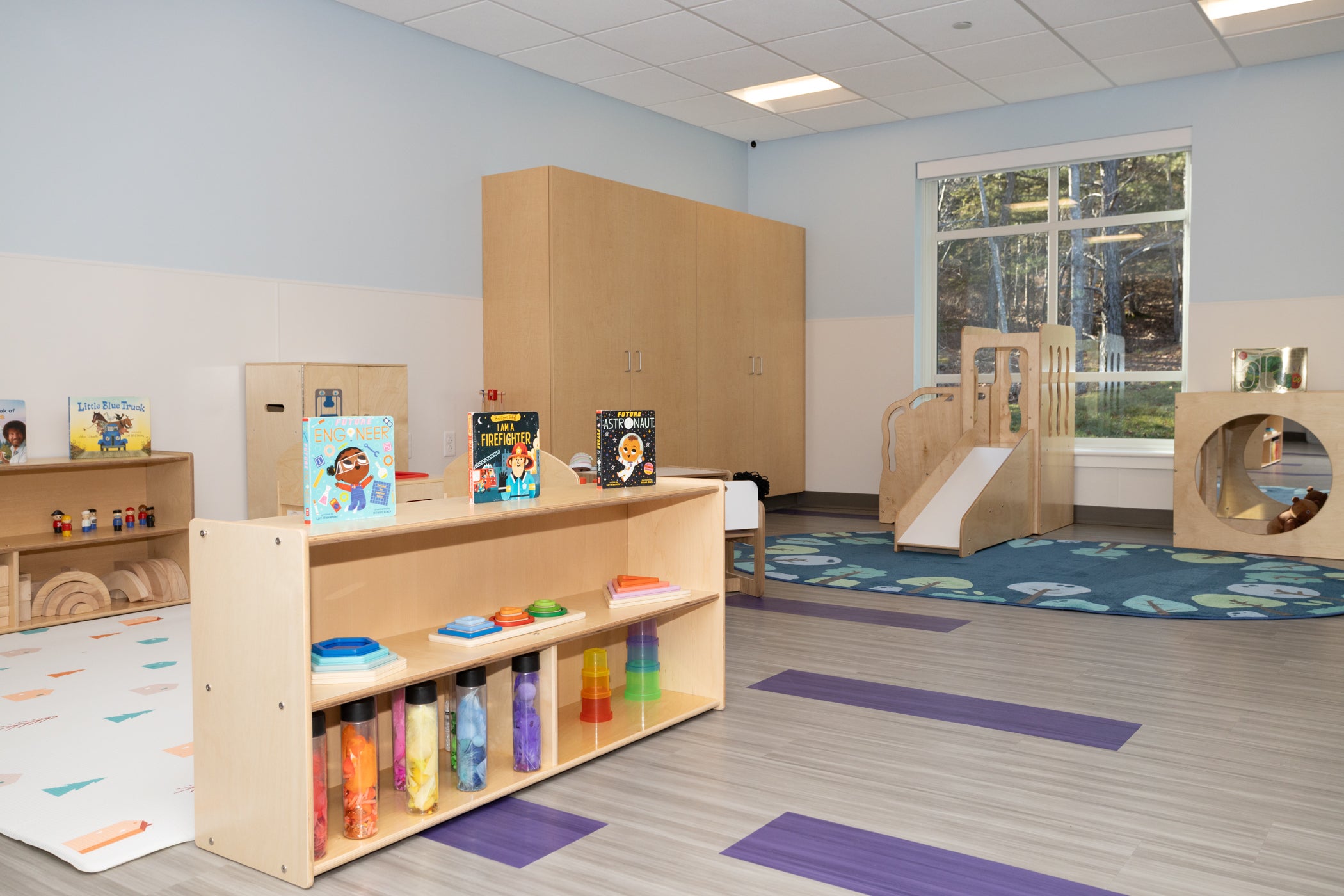 shelves and play objeccts