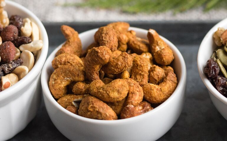 Cashew snack made by GrandyOats.