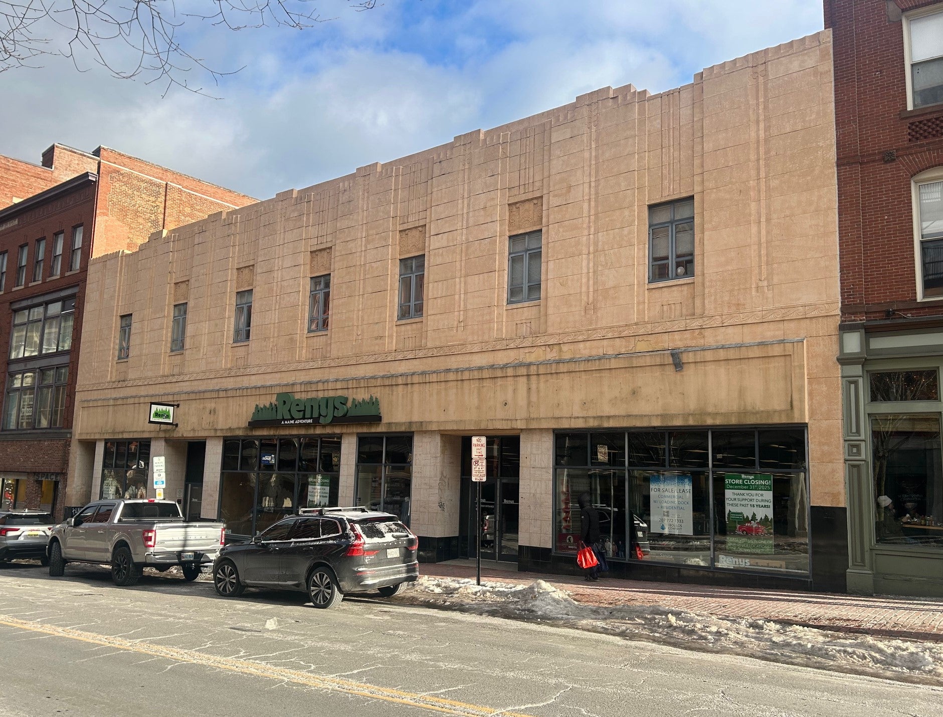 Renys store exterior