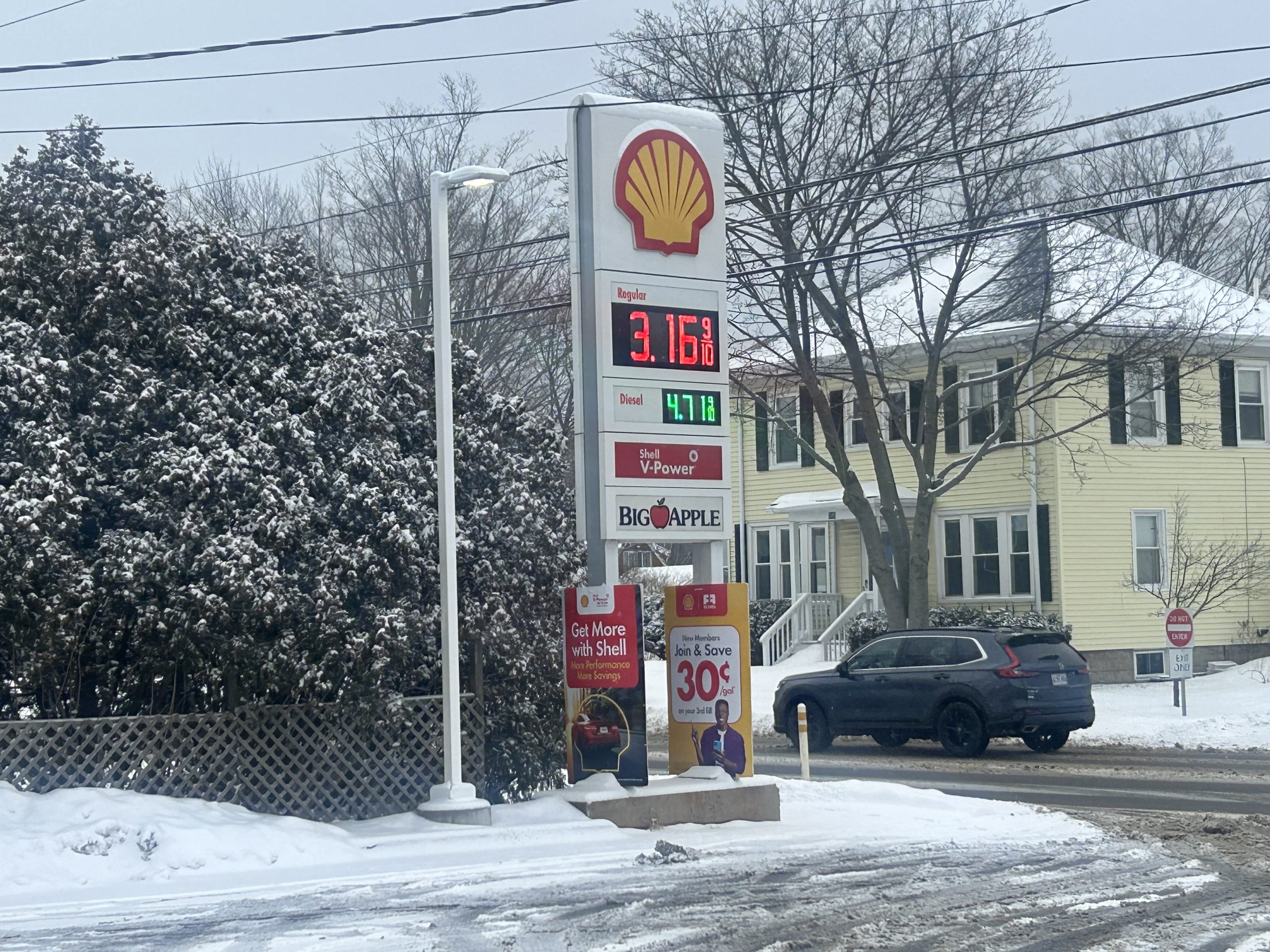 mainebiz.biz - Renee Cordes - Middle East conflict casts shadow over Maine energy prices, economy