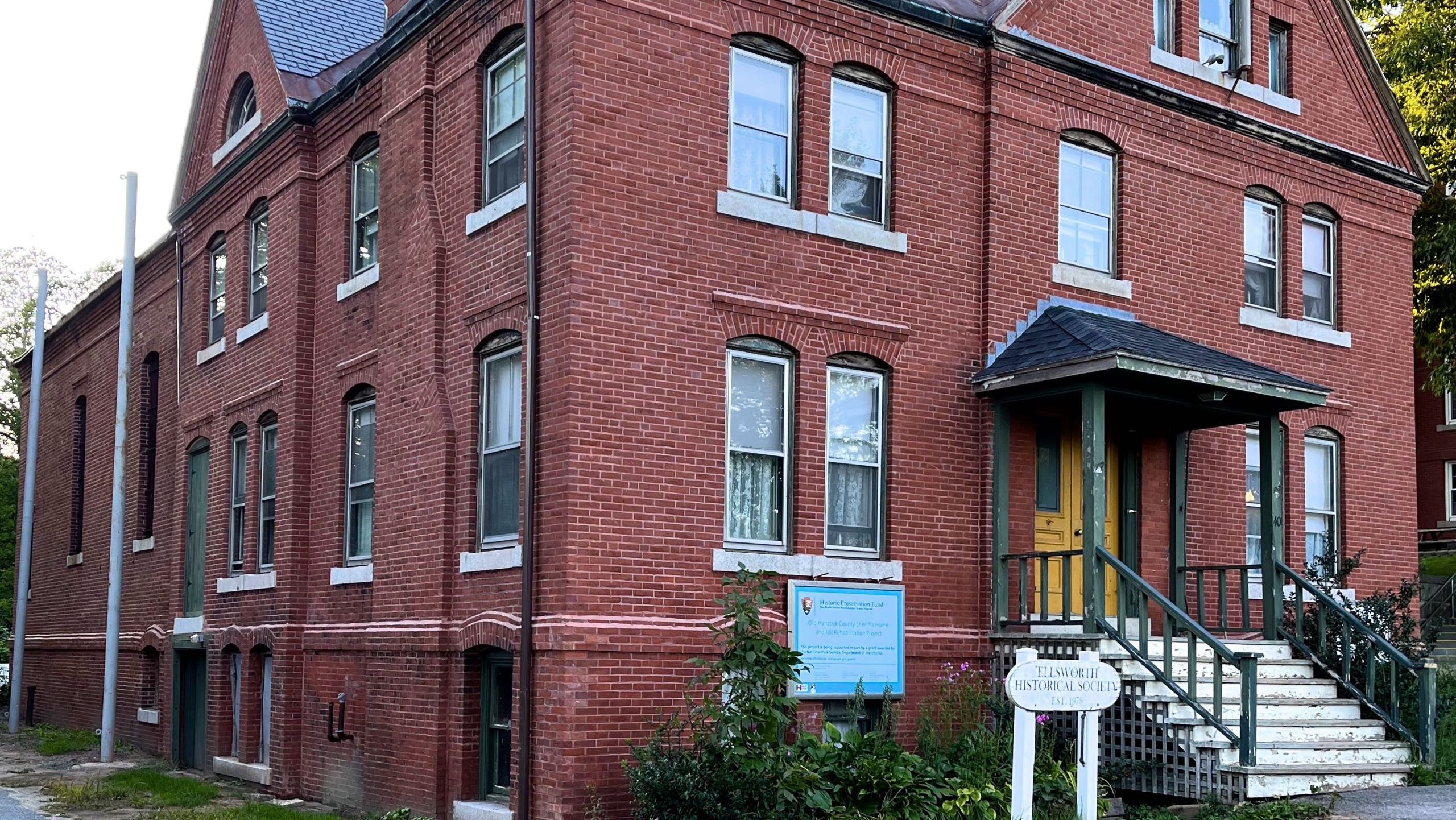 A brick building.