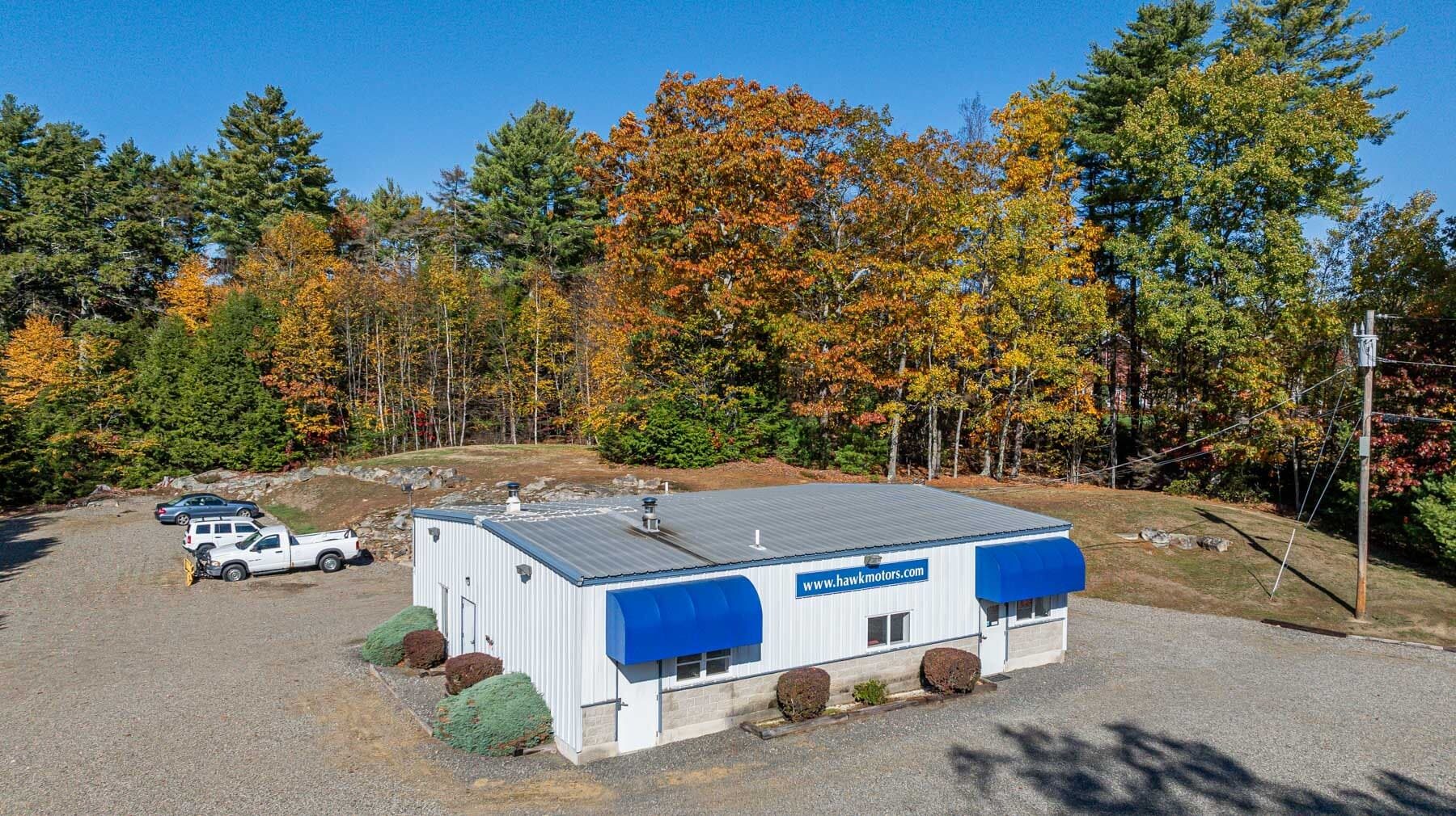 An aerial view of a small building.