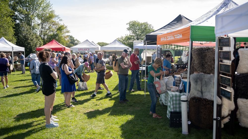🔒 Land trust is building larger farmers market on Brunswick farm